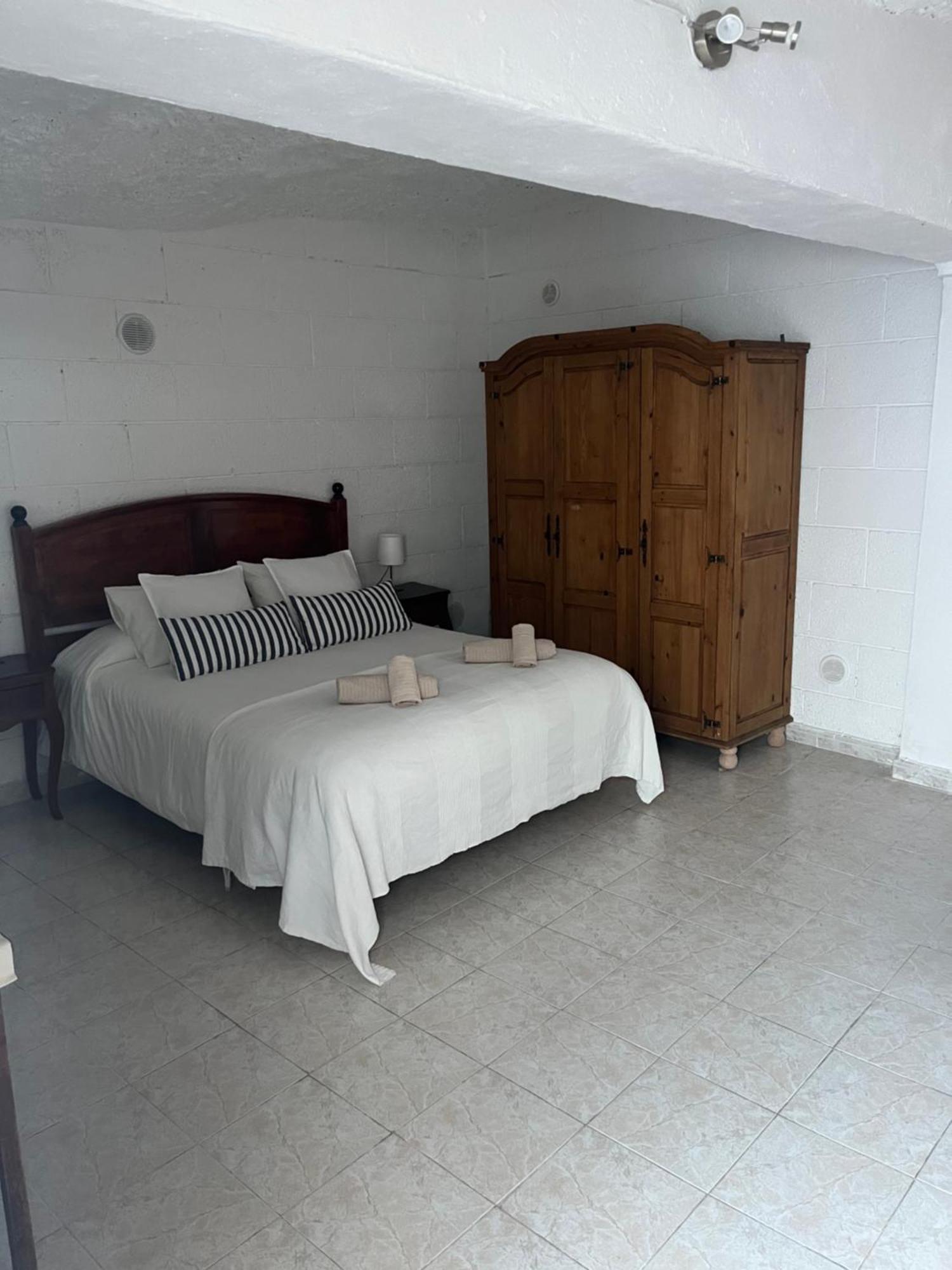 Whispering Tides Villa Candelaria Bagian luar foto
